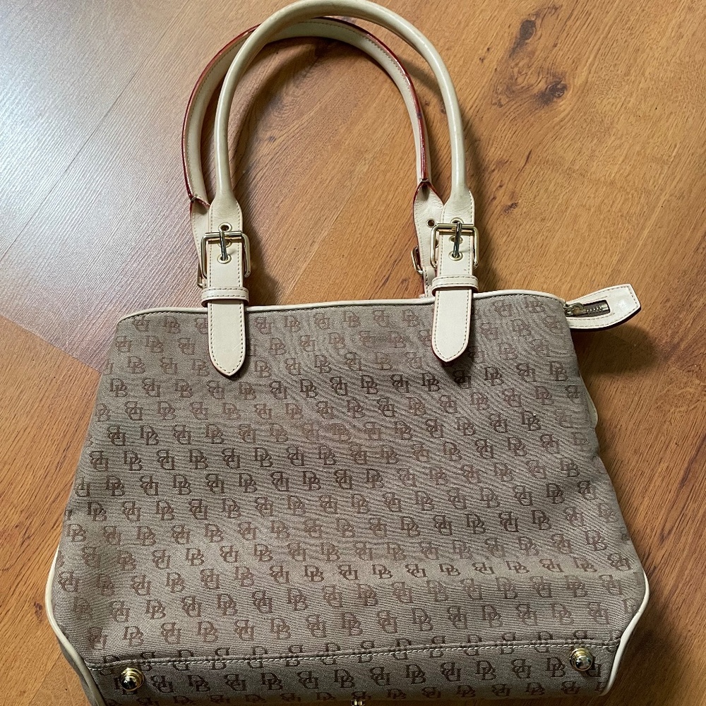 Dooney & Bourke Purse EUC
